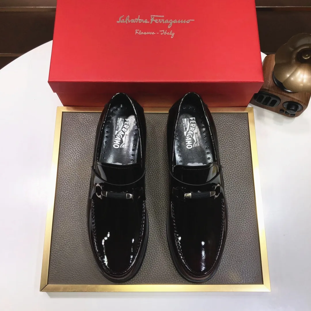 Men's shoes💰480💰[Ferragamo/Ferragamo] The latest model in the counter. Original imported high-quality cowhide with open sides + imported sheepskin lining + original luxury metal buckle + original combination outsole. Comparison without pressure. 38--45 (45 is custom-made and cannot be returned or exchanged)
